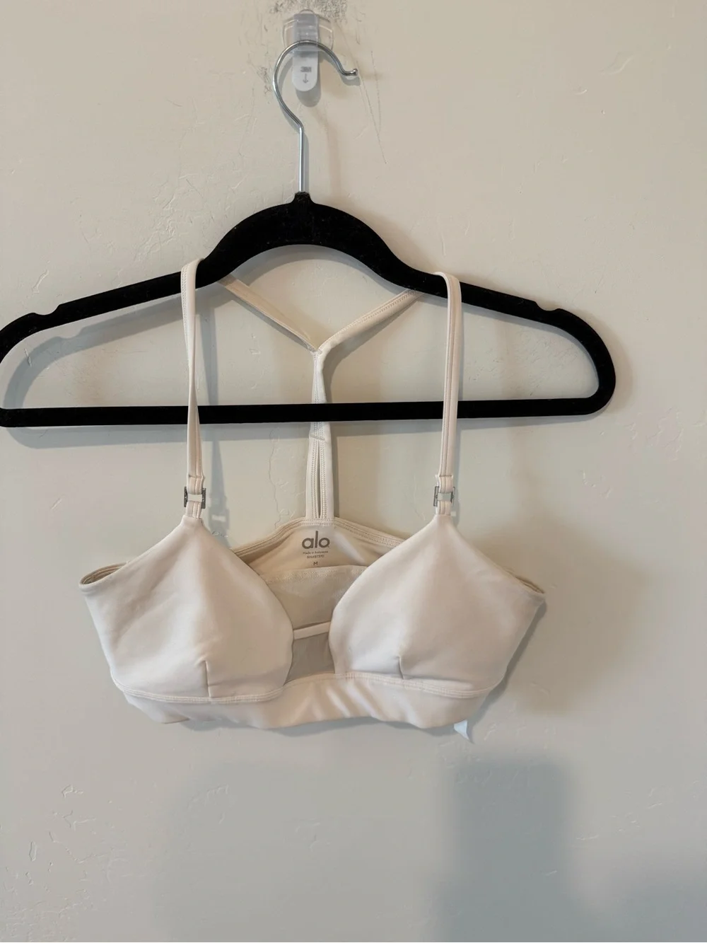 ALO Yoga Cream Wireless Bralette Sports Bra Womens Medium Athletic Sporty